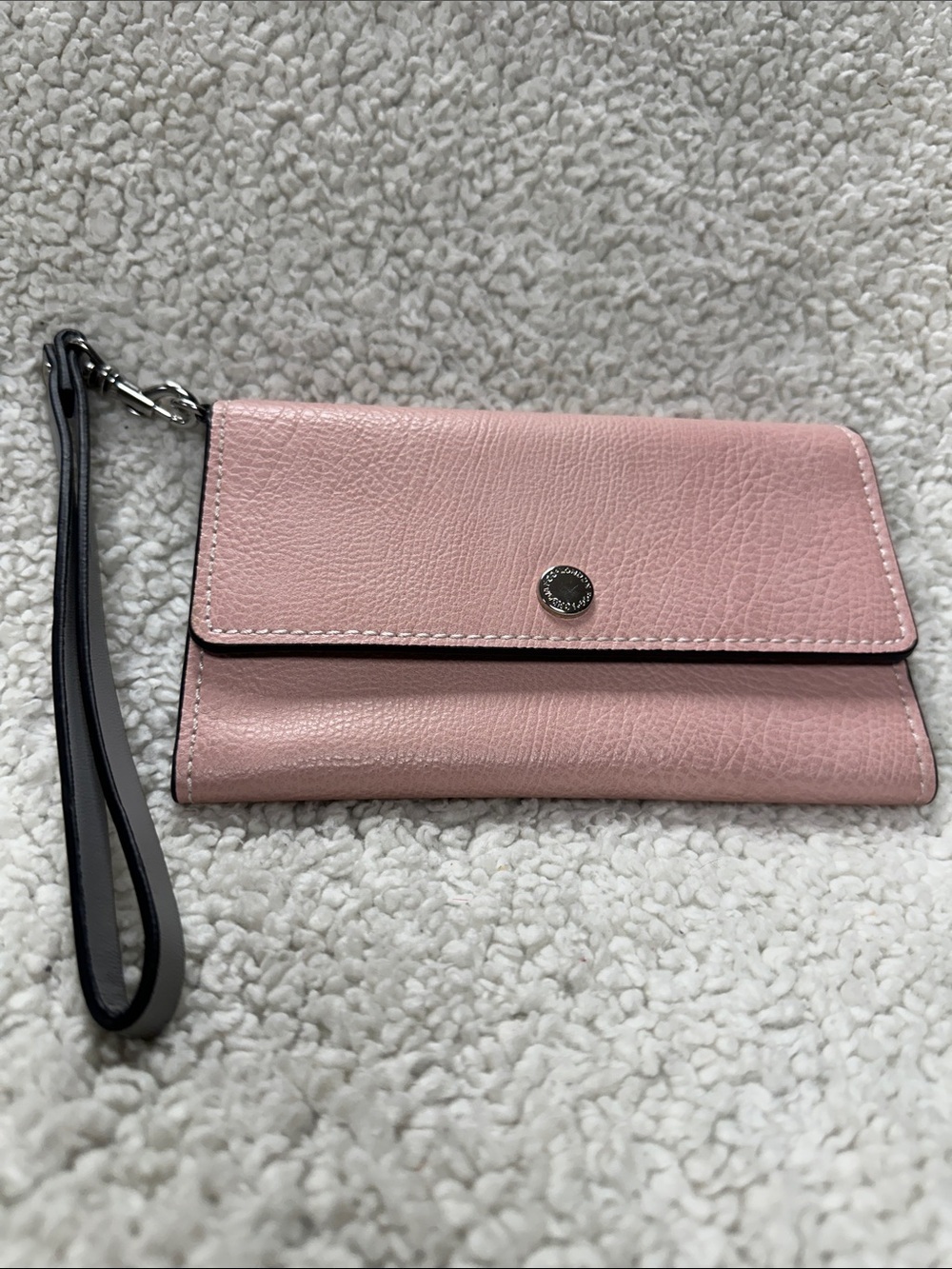 London Fog Pale Pink / Gray Inside, Pebble Leather Wallet/Wristlet, Mirror EUC